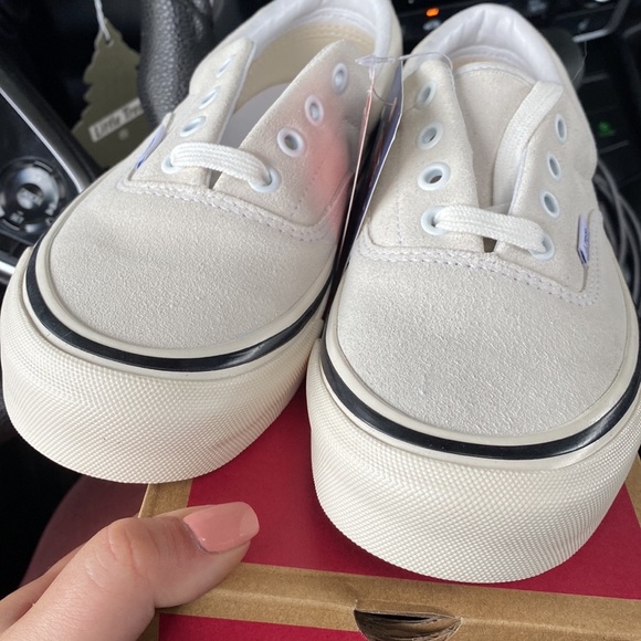 Anaheim factory era 95 dx RARE
Woman’s 7
Men’s 5.5
Unisex - Picture 8 of 8